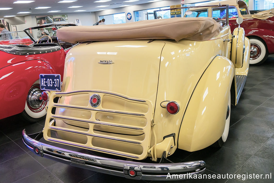 Packard One-Twenty uit 1937