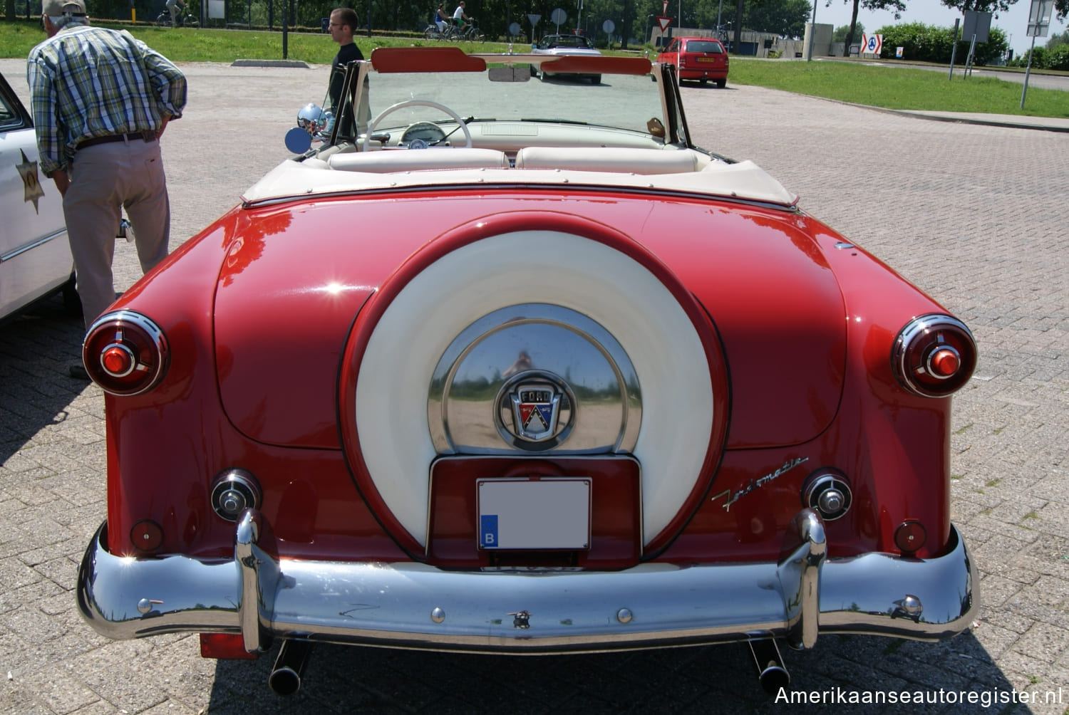 Ford Crestline uit 1954