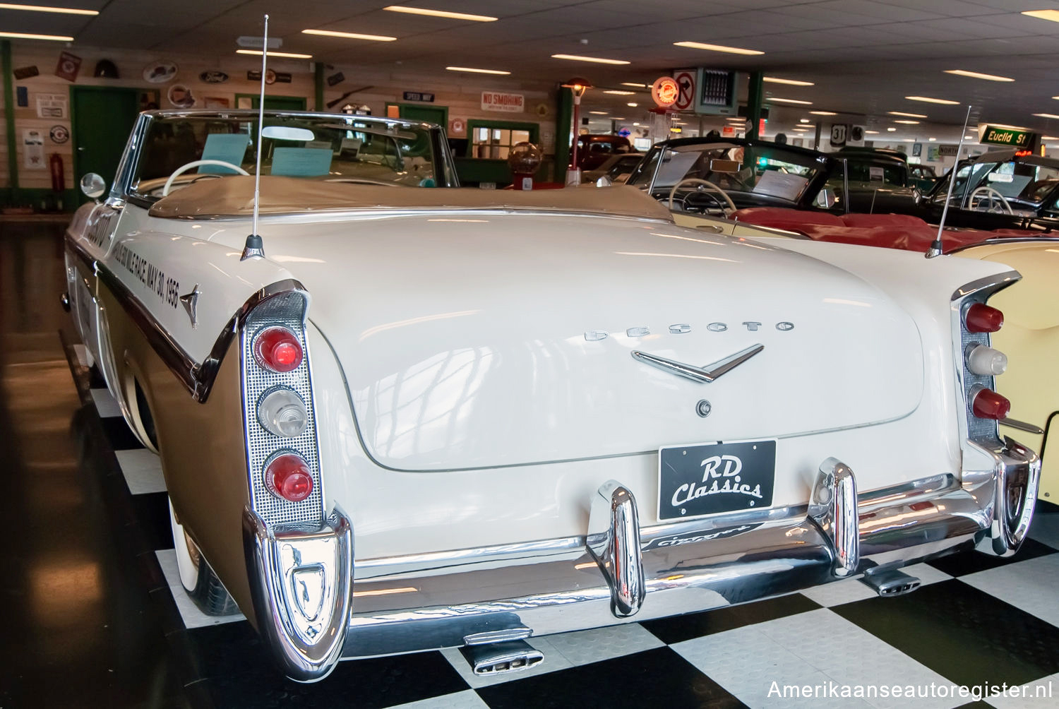 DeSoto Fireflite uit 1956