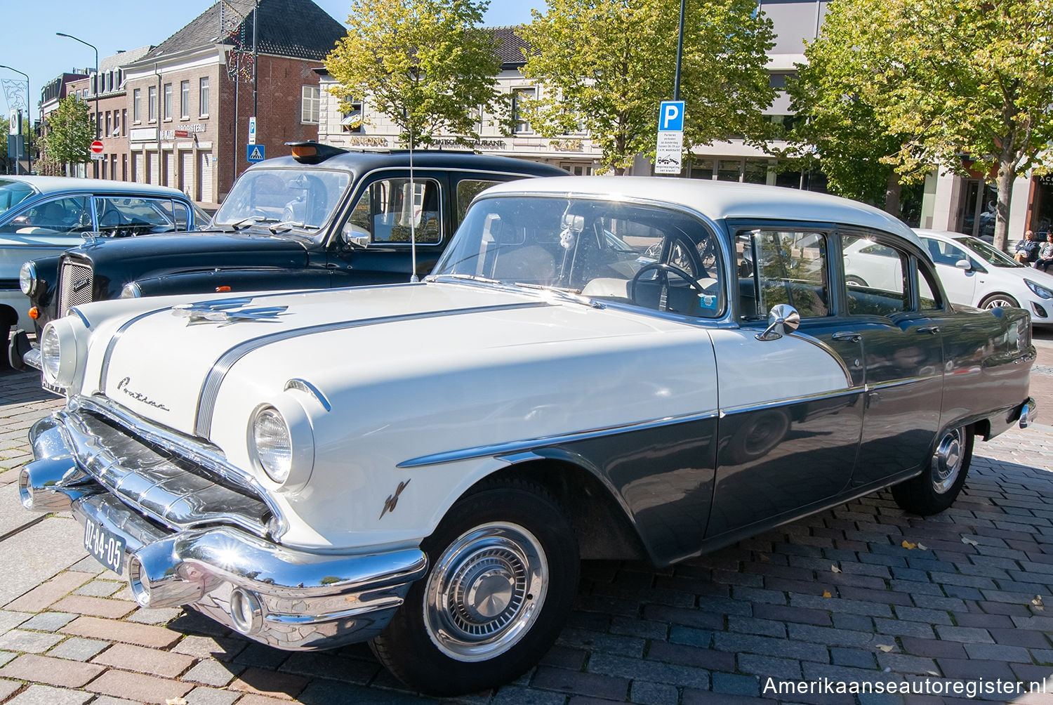 Pontiac Chieftain uit 1956