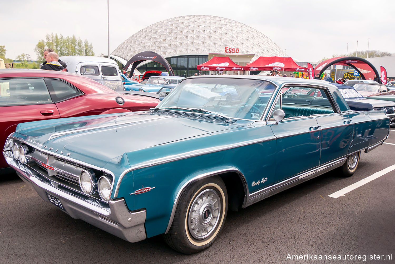 Oldsmobile Ninety-Eight uit 1964