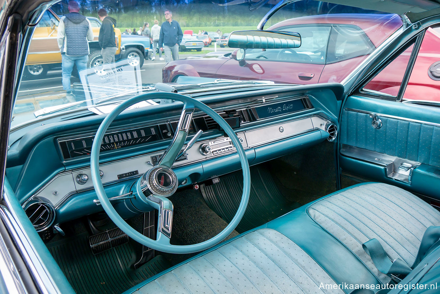 Oldsmobile Ninety-Eight uit 1964