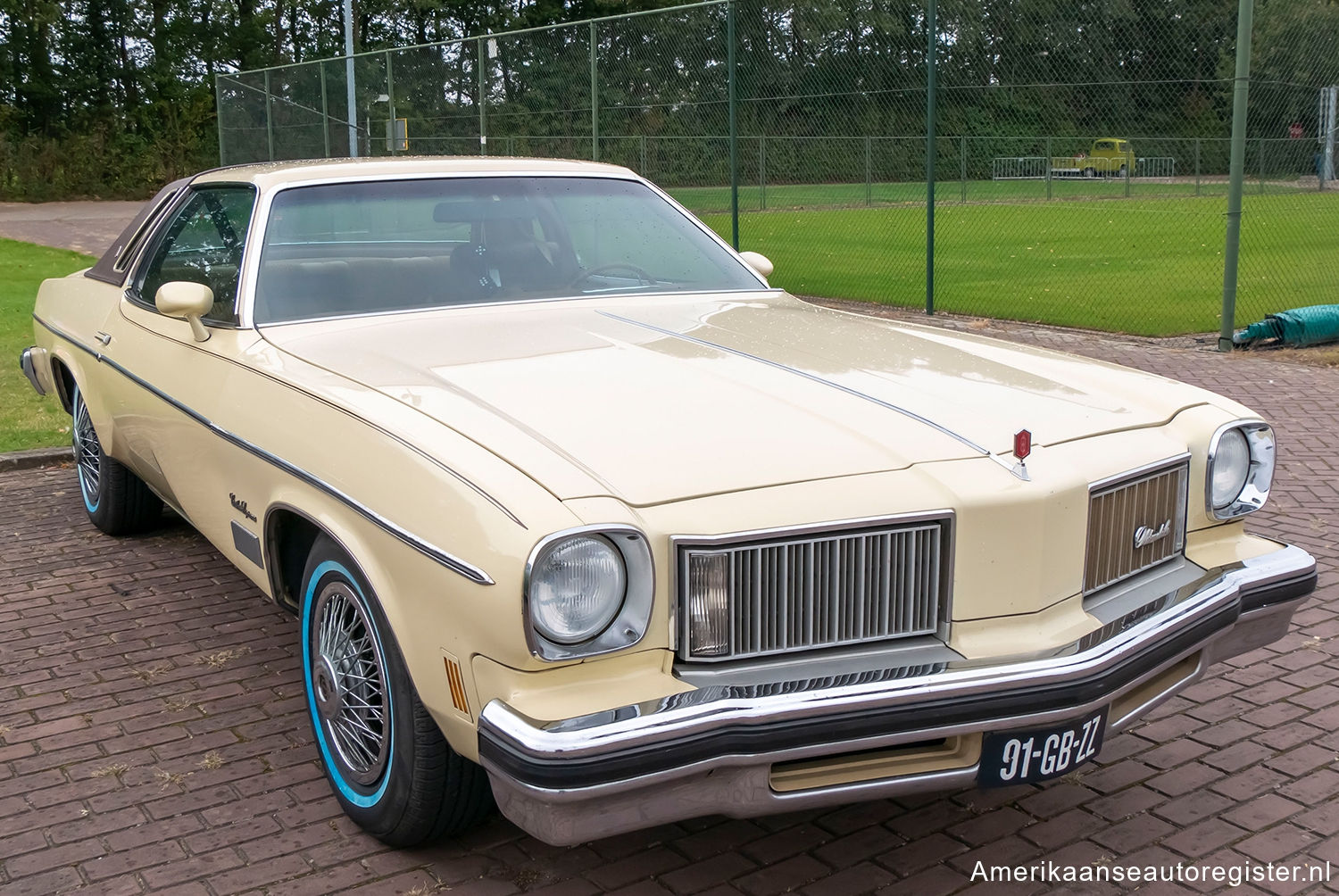 Oldsmobile Cutlass uit 1975