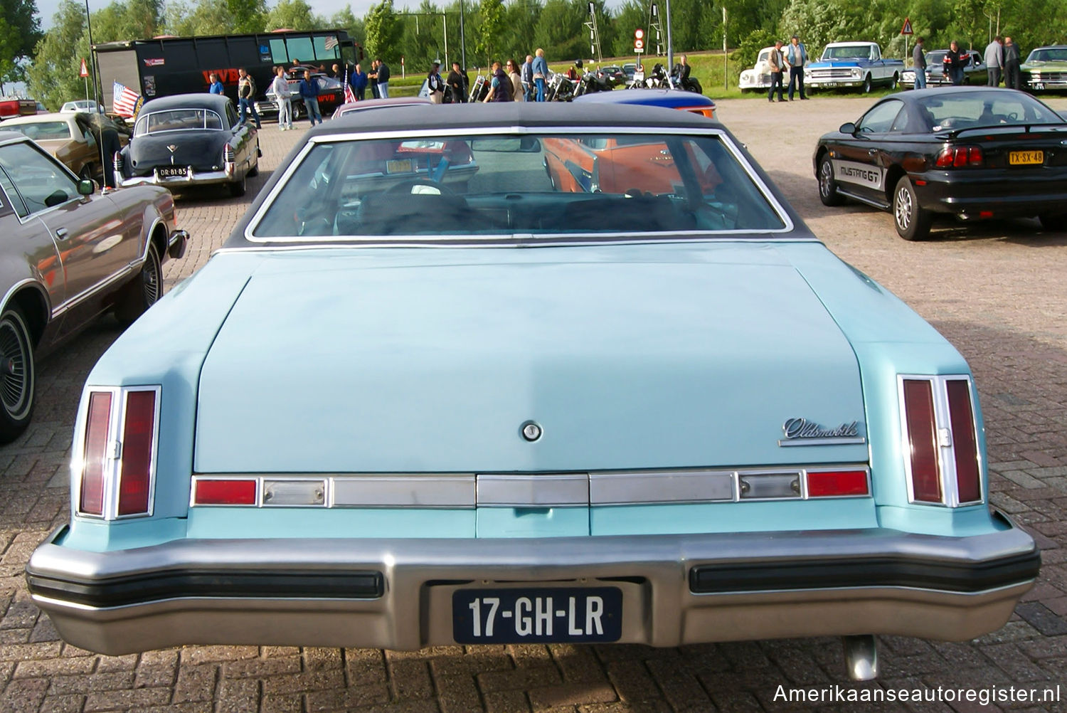 Oldsmobile Cutlass uit 1975