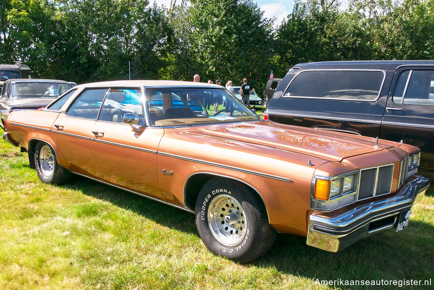 Oldsmobile 88 uit 1976