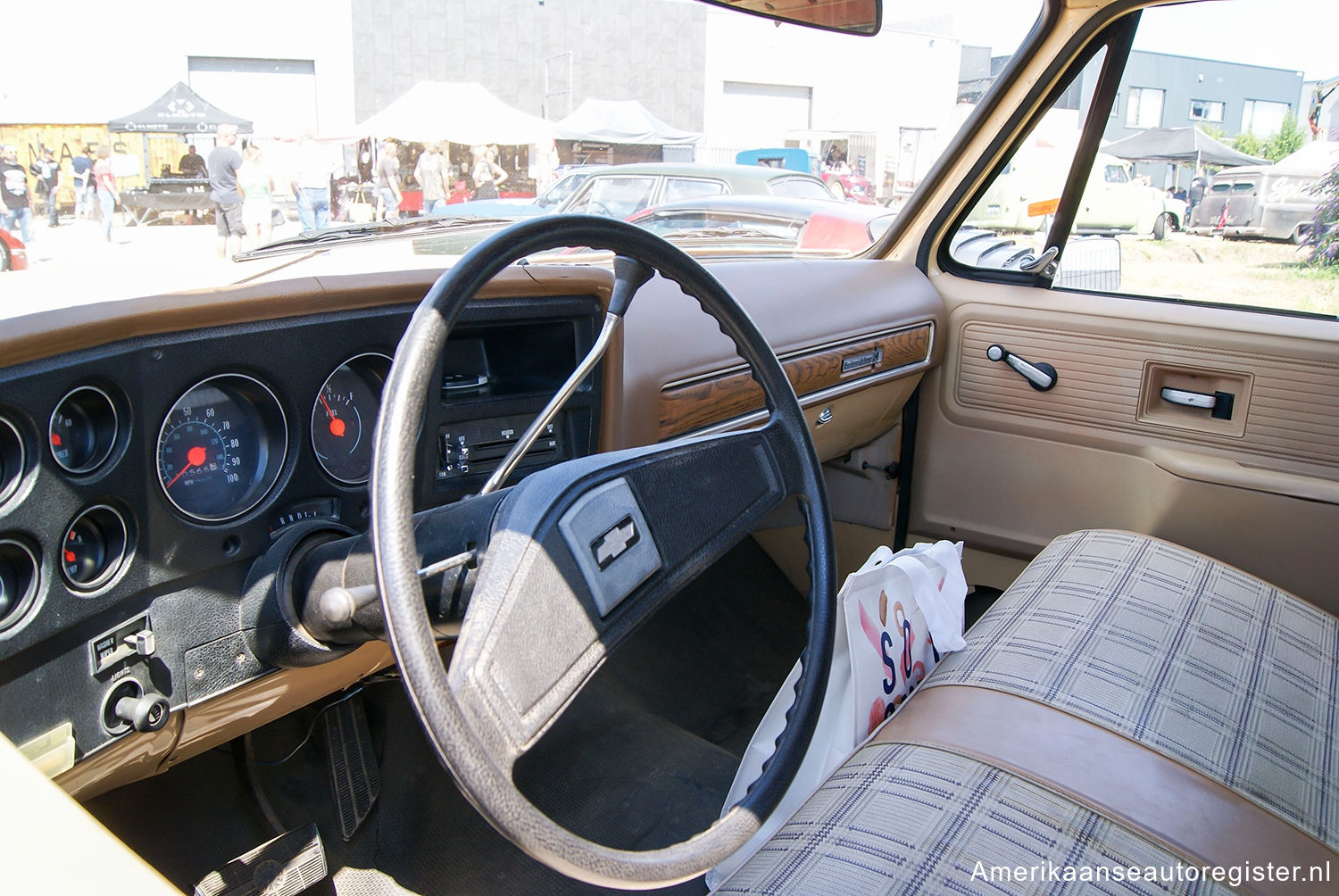 Chevrolet Suburban uit 1977