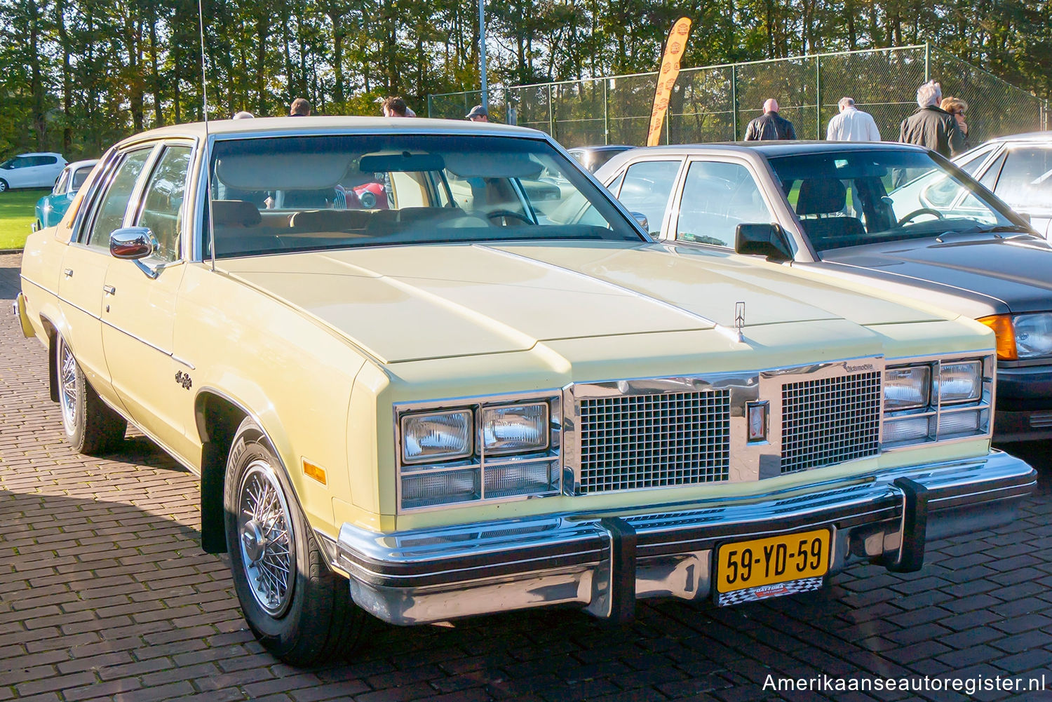 Oldsmobile Ninety-Eight uit 1977